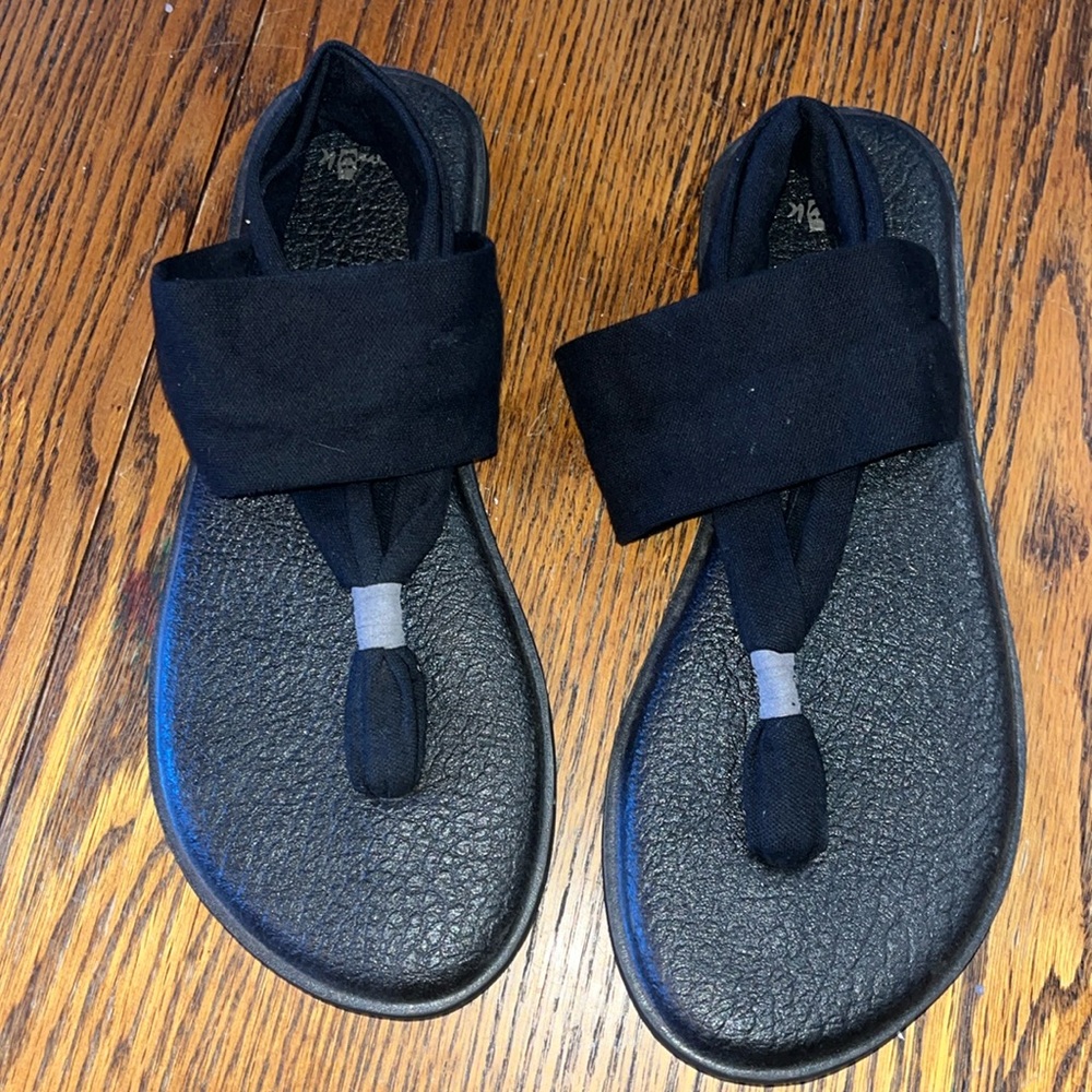 Sanuk sandals